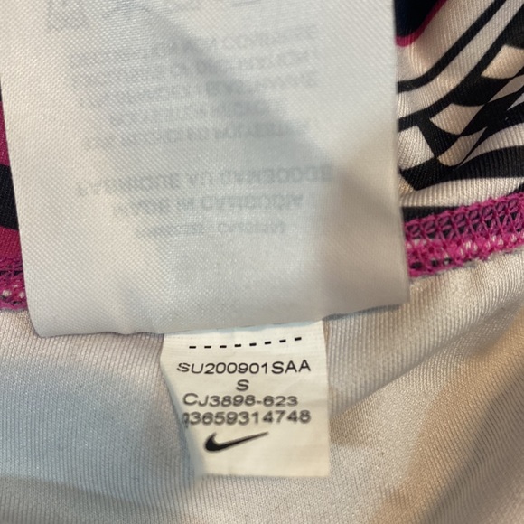 Rare Nike One Legging - Picture 10 of 15